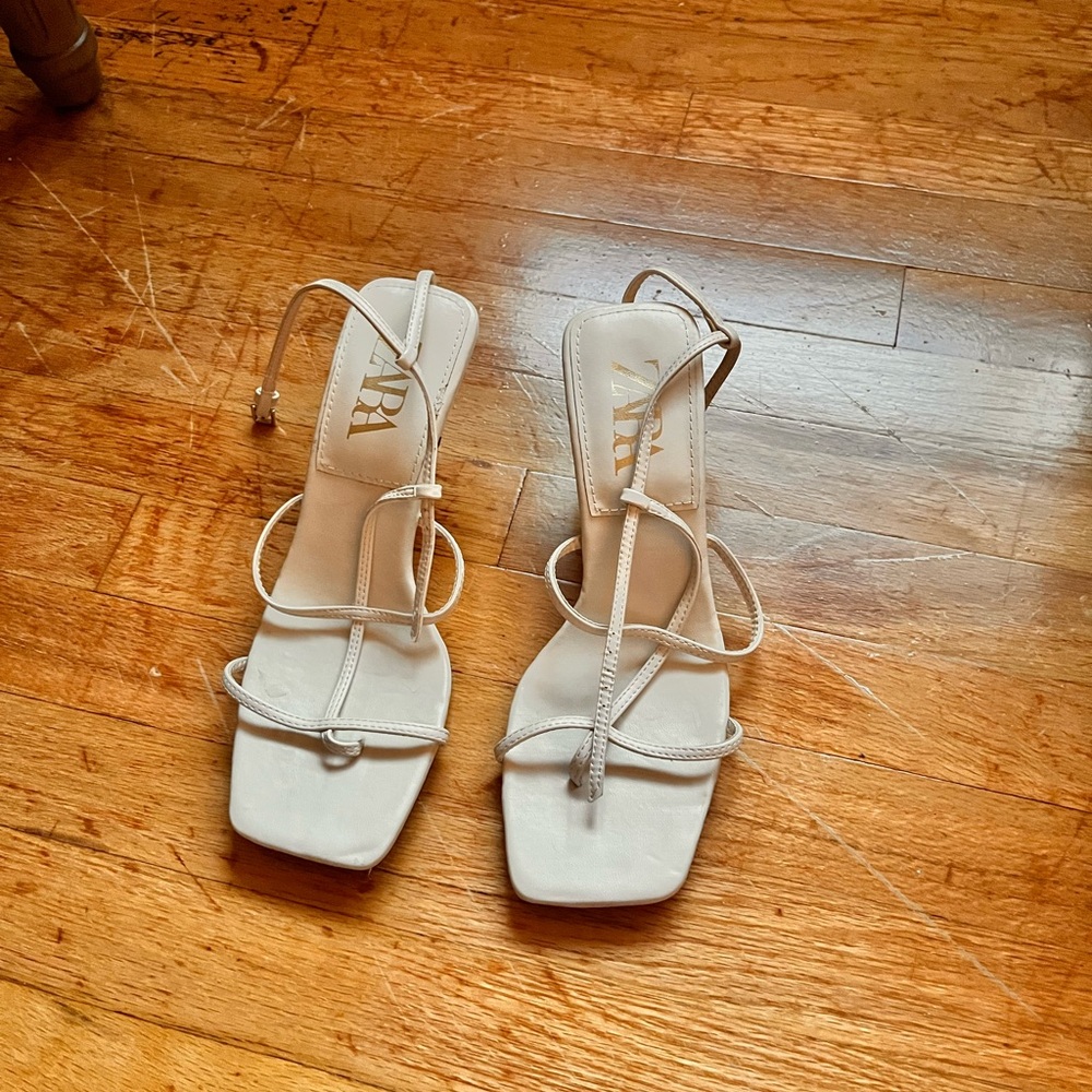 Zara Women's Elegant Cream Heels